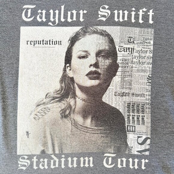Taylor Swift Reputation Stadium Tour 2018 Graphic Tee Size S - Picture 3 of 11